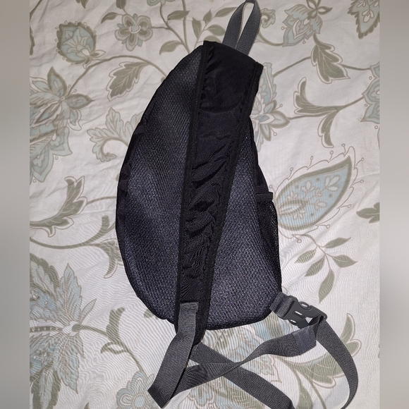 A G4Free sling bag, crossbody, shoulder bag. EUC - Picture 5 of 5